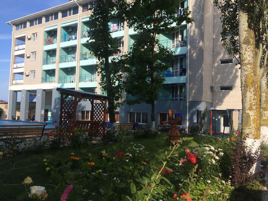 Dolce Vita Resort Hotel Зализний Порт Екстериор снимка